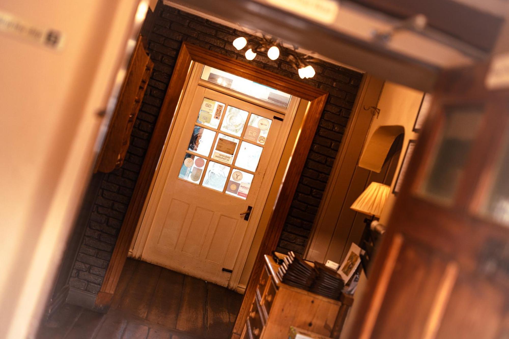 The Fairfax Arms Hotel Gilling East Екстериор снимка